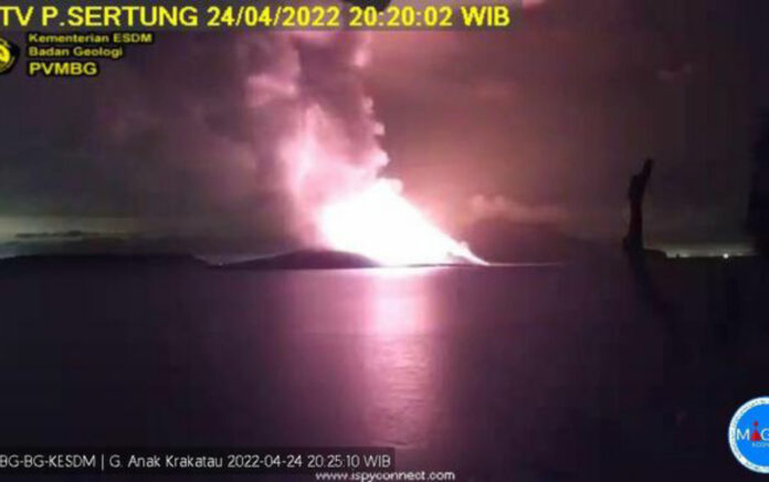 Penampakan Erupsi Gunung Anak Krakatau. (Foto: Dok. Istimewa)