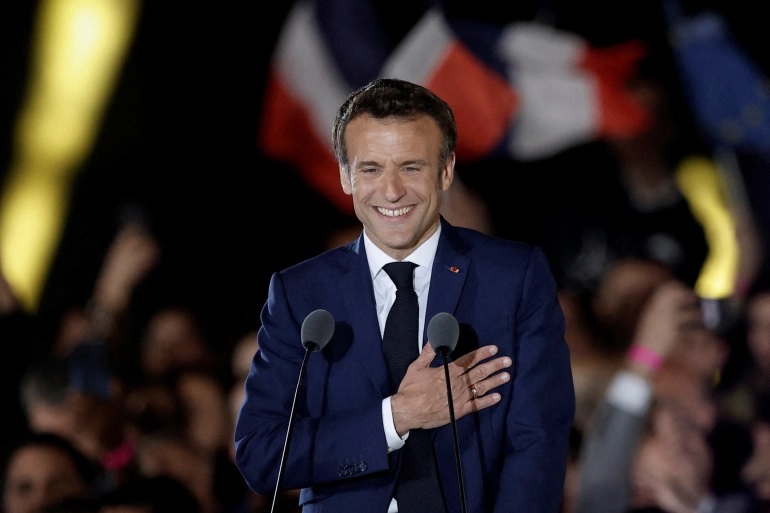 Presiden Prancis Emmanuel Macron menyampaikan pidato kemenangan di Champs de Mars di Paris, Prancis, 24 April 2022. Foto: Benoit Tessier/Reuters.