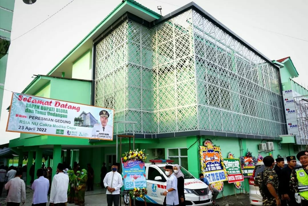 Gedung Rumah Sakit Ibu dan Anak (RSIA) Nahdlatul Ulama (NU) Cakra Medika, di Kecamatan Cepu, Blora Jawa Tengah, Sabtu (23/4). (Foto: Instagram @ariefrohman838)