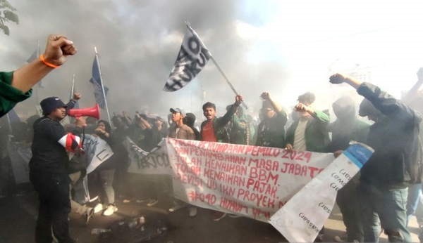 Demo Ricuh, 10 Mahasiswa Ditangkap di Sulsel