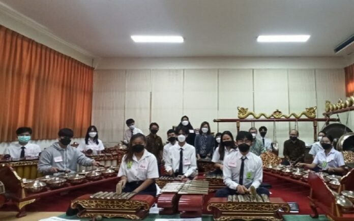 Mahasiswa Chulalongkorn University Thailand Belajar Kolintang dan Gamelan di KBRI