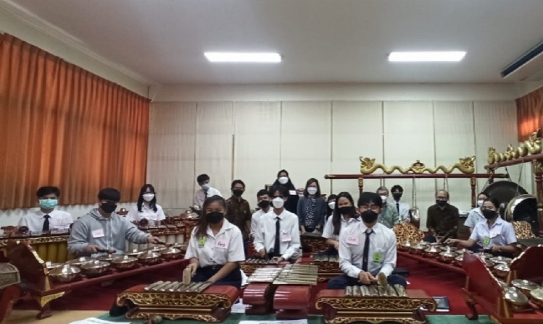 Mahasiswa Chulalongkorn University Thailand Belajar Kolintang dan Gamelan di KBRI