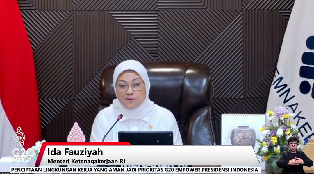 Menteri Ketenagakerjaan (Menaker) Ida Fauziyah dalam diskusi Forum Merdeka Barat 9 (FMB9), bertajuk ‘Perempuan Berdaya, Bangsa Berjaya’, Senin (11/4). (Foto: Tangkap Layar)