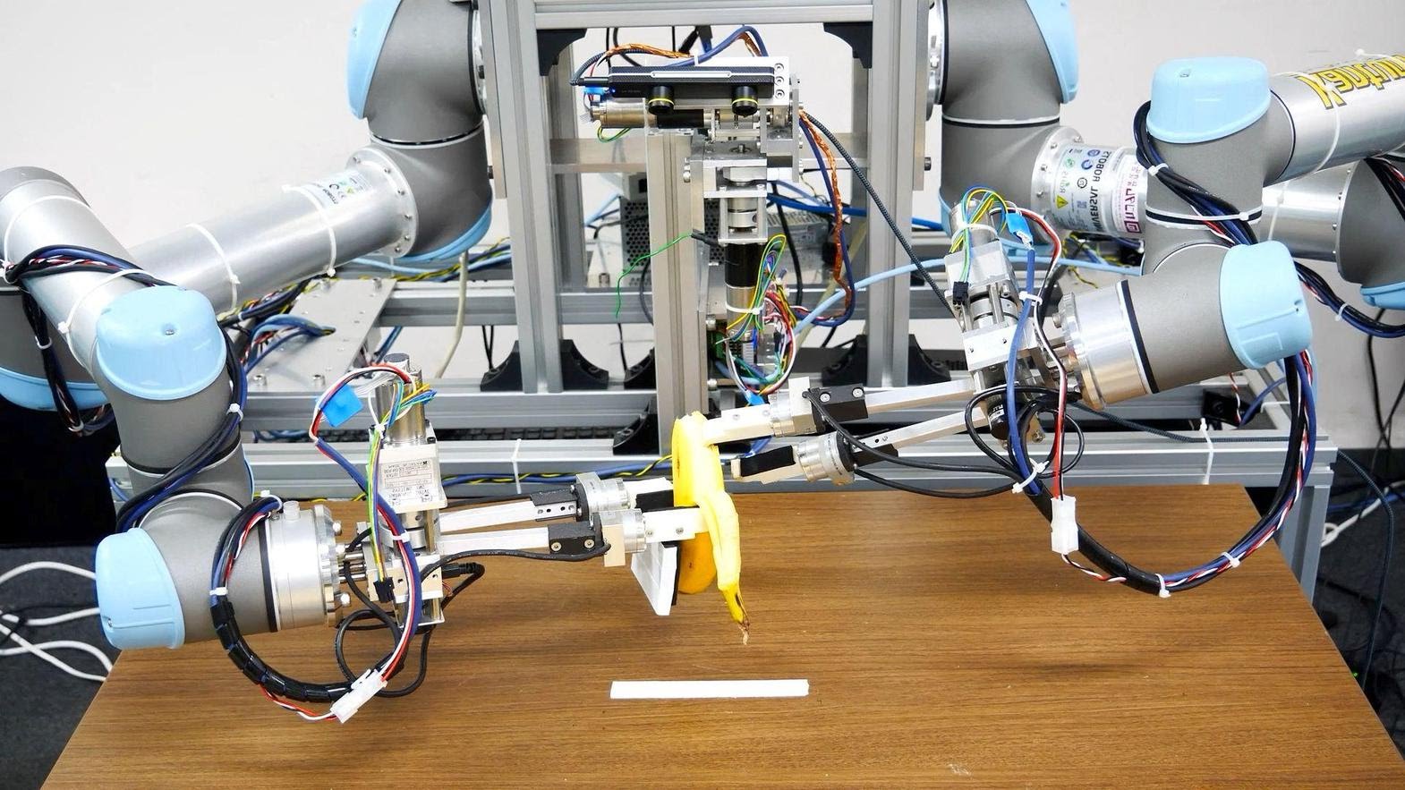 Robot Jepang Ini Bisa Mengupas Pisang Sampai Bersih Sepanjang Waktu