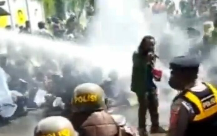 Satu Demonstran Tolak DOB Papua Tertembak Peluru Karet