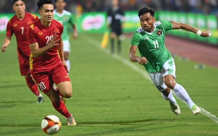 Timnas Indonesia U-23 saat berhadapan dengan Vietnam (foto: istimewa)