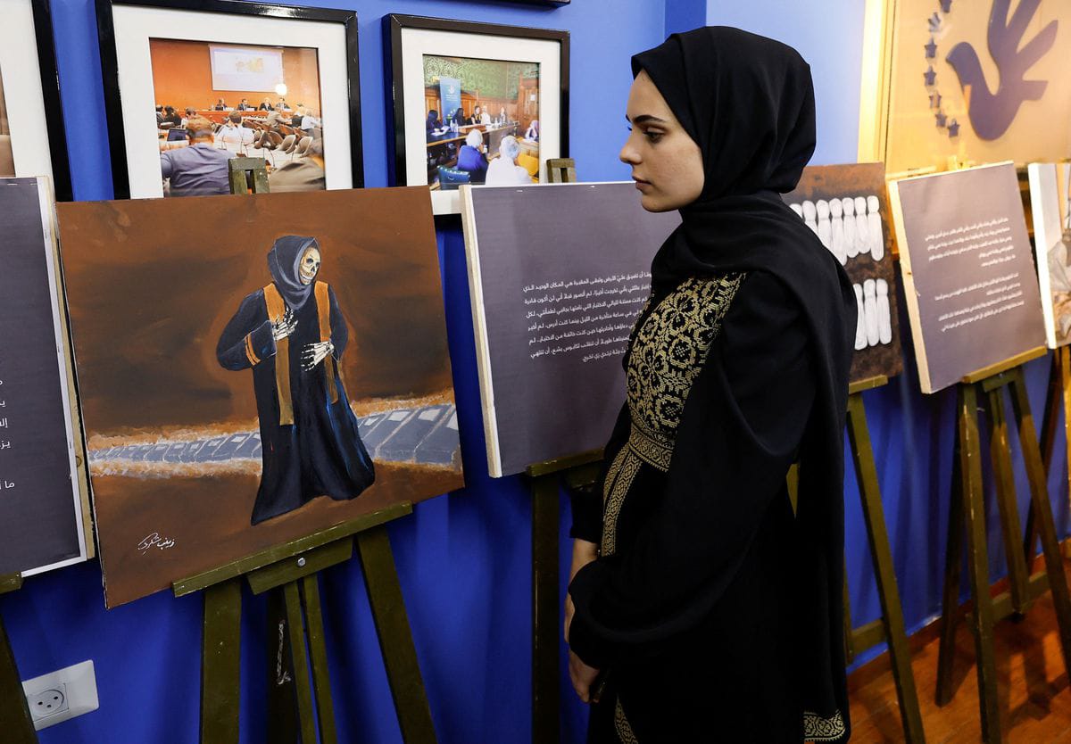 Seniman Palestina Kenang Korban Perang Gaza Lewat Lukisan