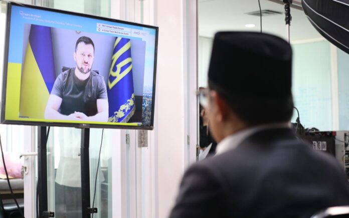 Kepada Presiden Zelenskyy, Cak Imin Tanyakan Kondisi Pengungsi Korban Perang di Ukraina