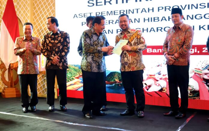 Gresik Raih Penghargaan Pertama Kinerja PTSL TA 2021 di Jawa Timur