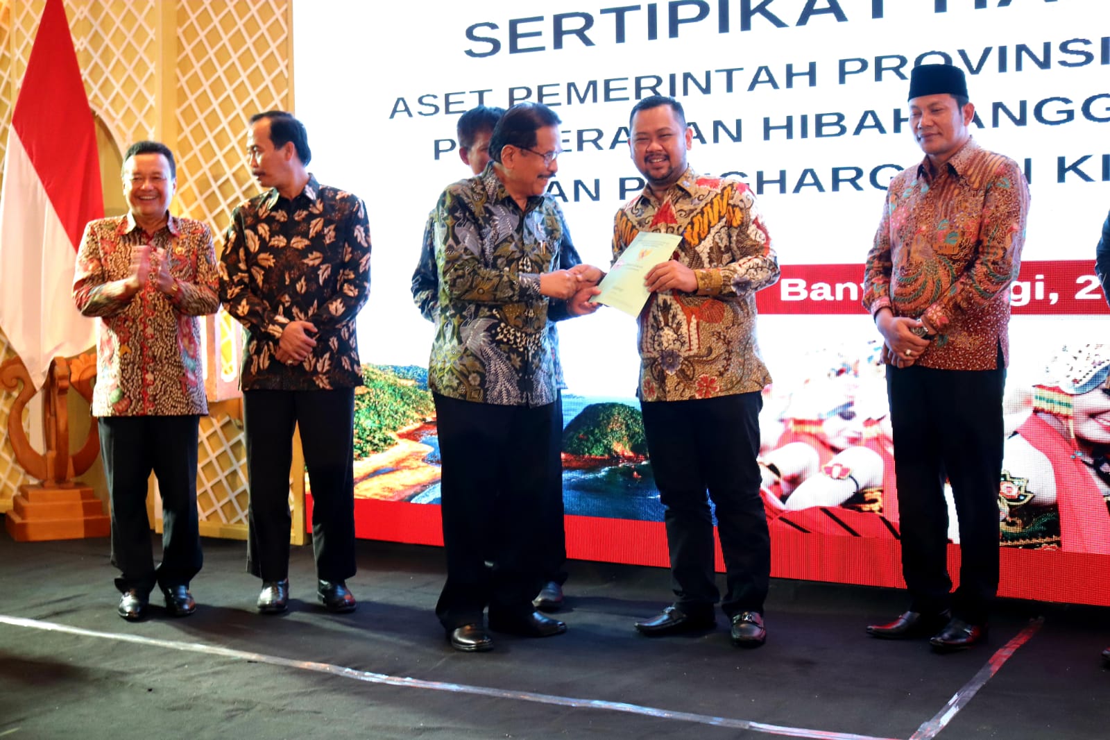 Gresik Raih Penghargaan Pertama Kinerja PTSL TA 2021 di Jawa Timur