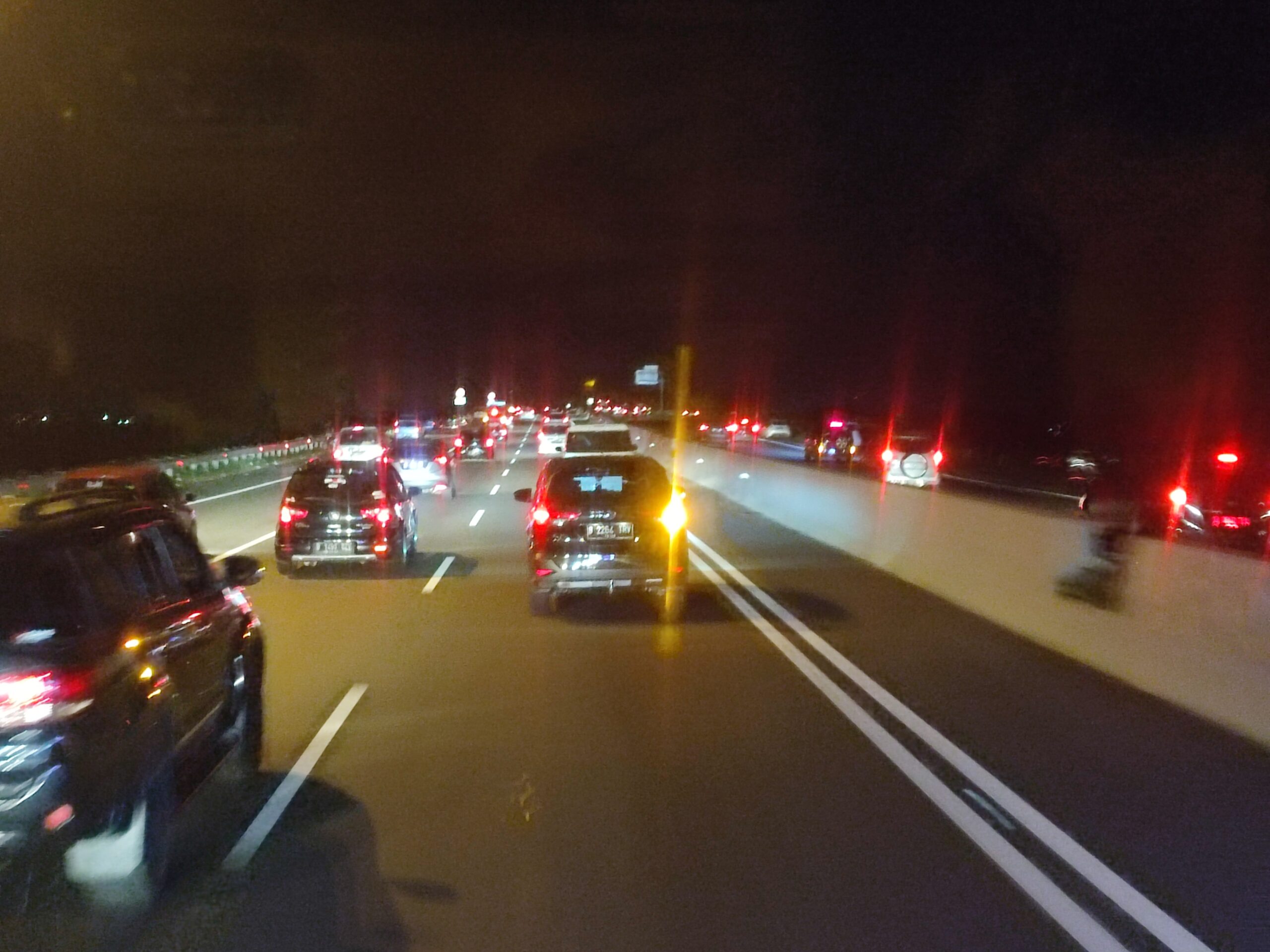 One Way Arus Balik di Tol Palimanan-Kanci, Kendaraan Arah Jakarta Didominasi Mobil Pribadi