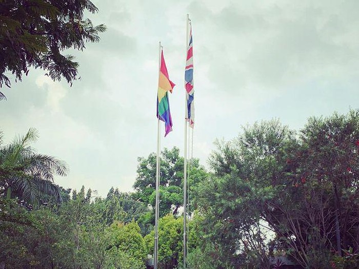 MUI Nilai Pengibaran Bendera LGBT Kedubes Inggris Sebagai Pelecehan