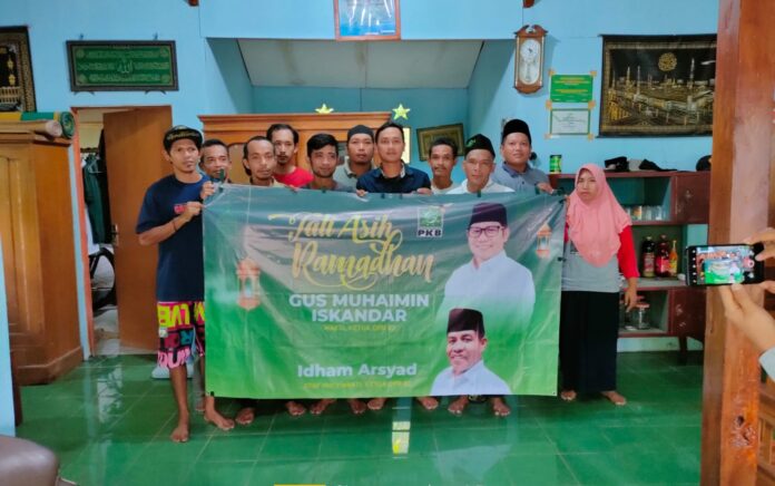 Gus Muhaimin Bagikan Zakat Mal di Priangan Timur