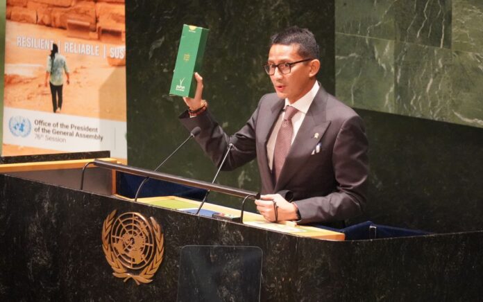 Sandiaga Uno Pamerkan Sedotan Purun di New York