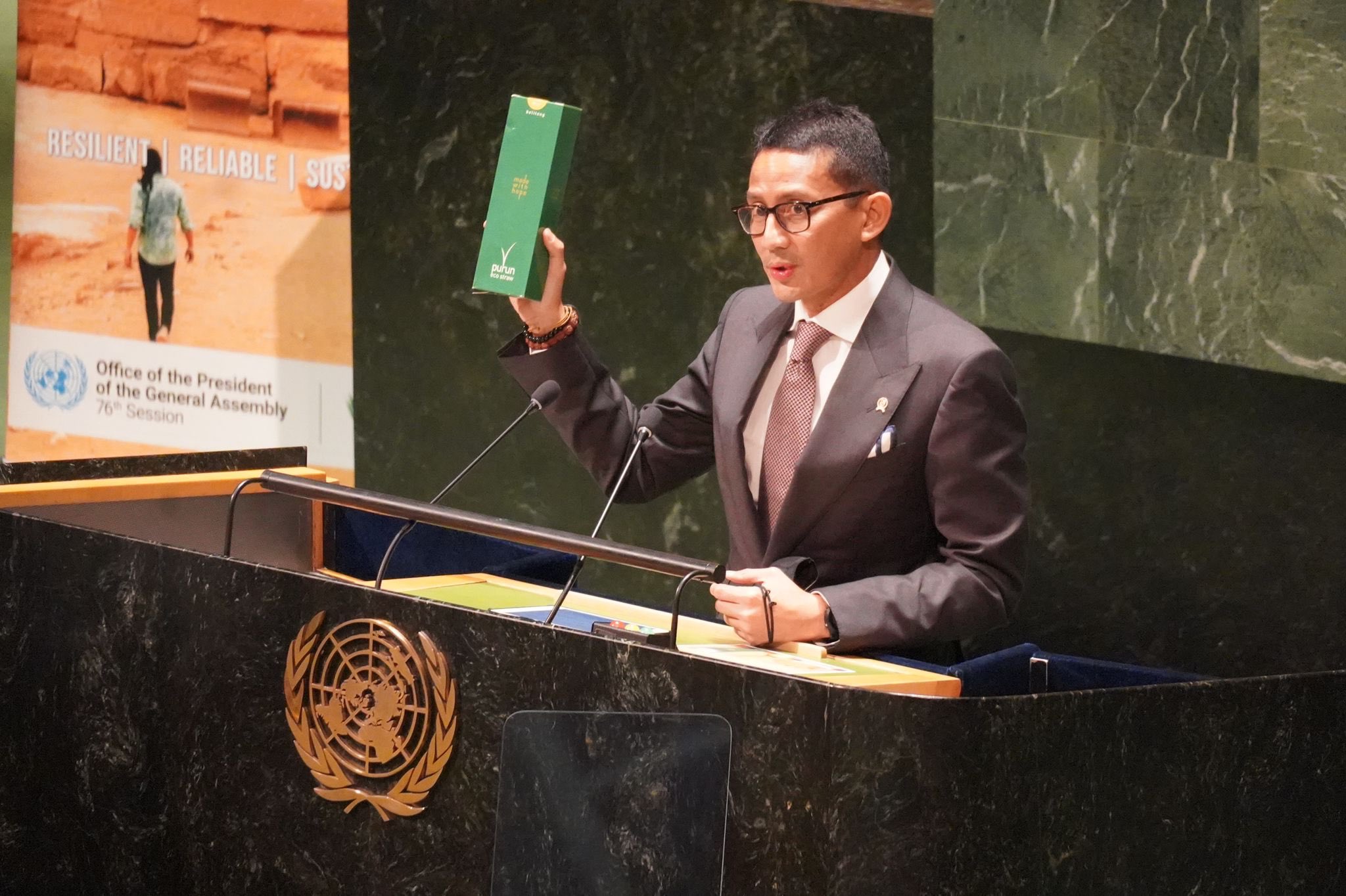 Sandiaga Uno Pamerkan Sedotan Purun di New York