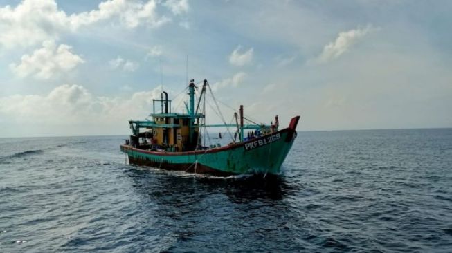 KKP Tangkap Empat Kapal Ikan Ilegal di Selat Malaka dan Perairan Ternate