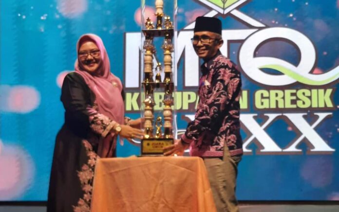 Kafilah Kecamatan Bungah Juara Umum MTQ XXX di Bawean Gresik