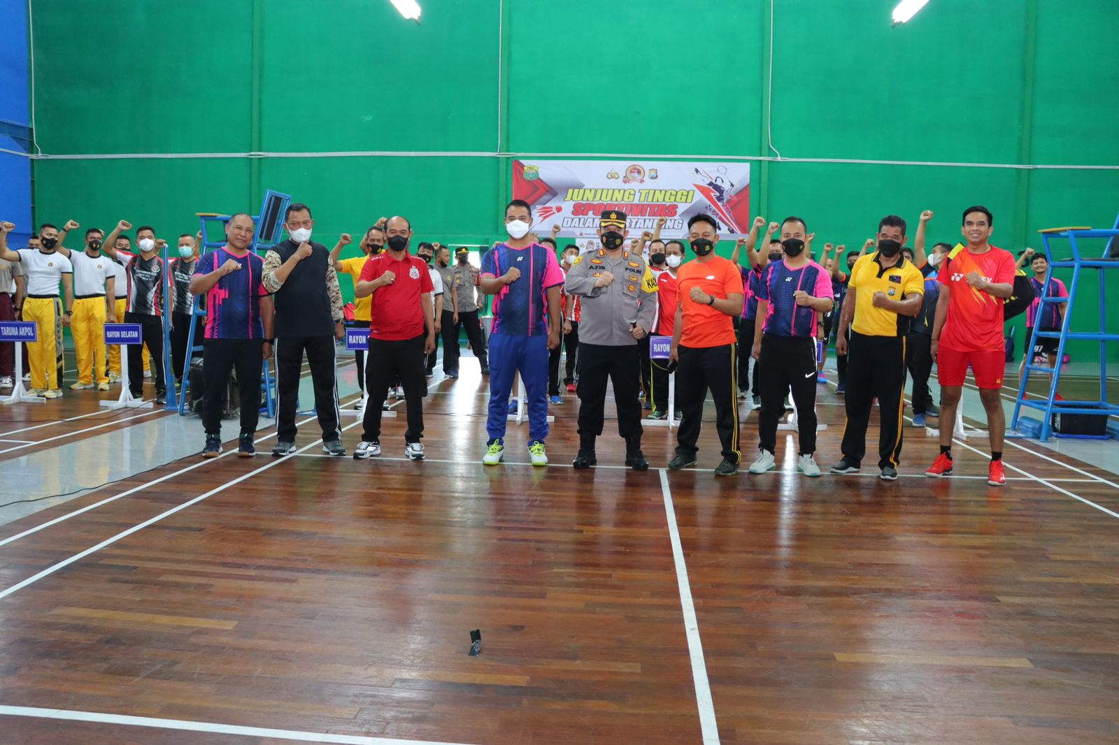 Sambut Hari Bhayangkara ke-76, 32 Tim Bertarung di Turnamen Badminton Kapolres Gresik Cup