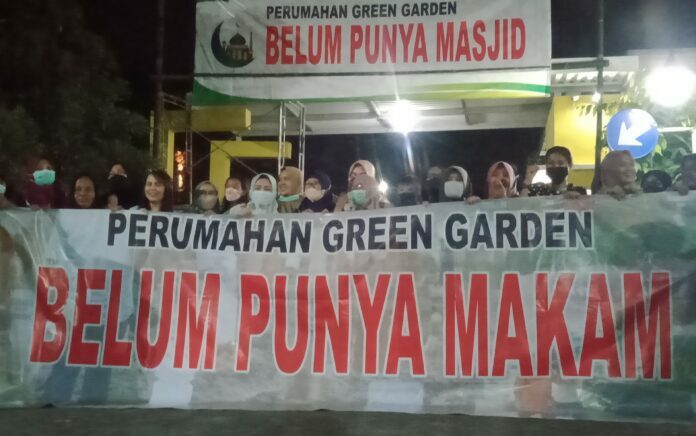 Tak Punya Lahan Makam, Pengembang Perum Green Garden Gresik Didemo Warga