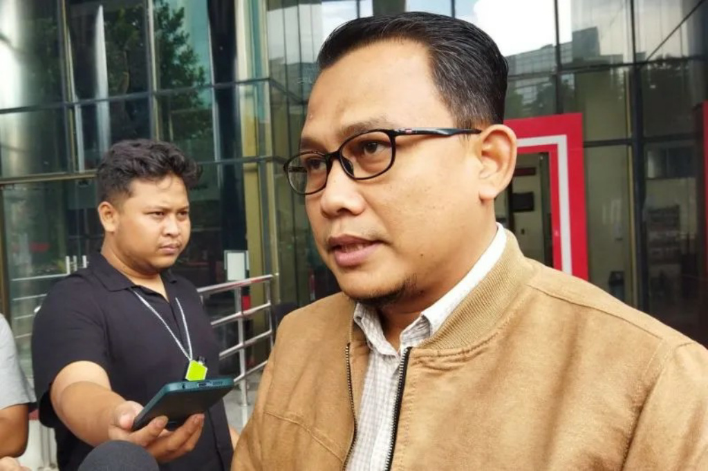 KPK Amankan Dokumen Saat Geledah Apartemen Tagop Sudarsono