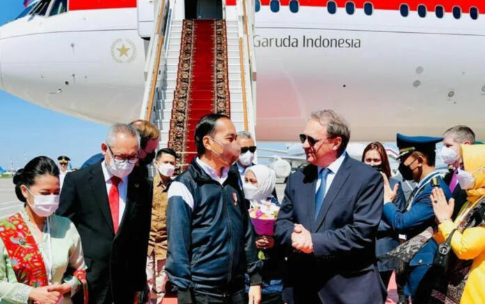 Tiba di Moskow, Presiden Jokowi Disambut Pejabat Federasi Rusia dan KBRI