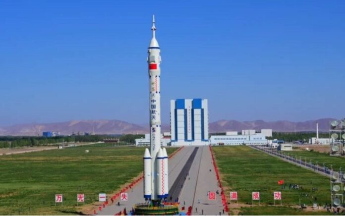 Peluncuran Long March 2F (Y14) pada 29 Mei 2022, menjelang peluncuran Shenzhou-14 ke stasiun luar angkasa China. Foto: OurSpace/CNSA.