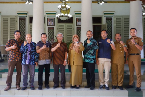 Dukung Desa Tematik, Pemkab Pamekasan dan Unitri Malang Teken MoU