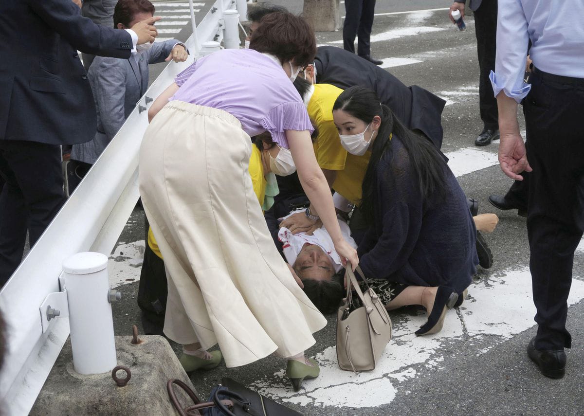 Mantan PM Jepang Shinzo Abe Ditembak Saat Berkampanye