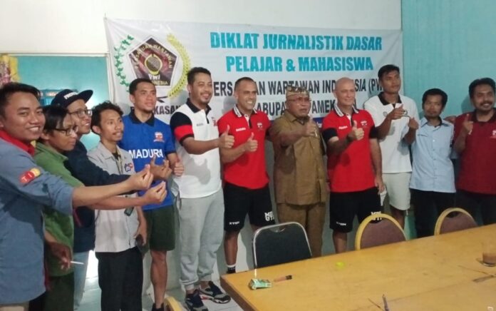 Usai Latihan Perdana, Tim Madura United Makan Bareng Wartawan