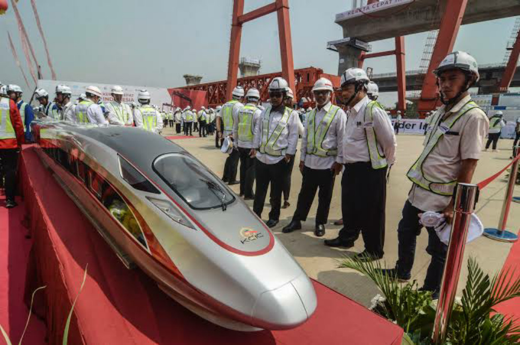 Said Didu Sebut Proyek LRT dan Kereta Cepat "Malaikat Maut" Bagi PT KAI