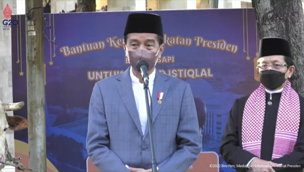 Ingatkan COVID-19 Usai Shalat Iduladha, Presiden Jokowi: Memakai Masker Masih Sebuah Keharusan