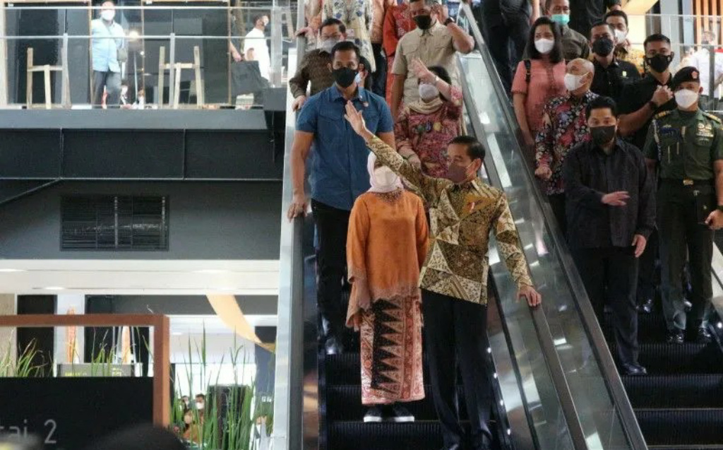 Presiden Jokowi Kenang Momen 'Naik Turun' Eskalator Sarinah Bersama Sang Kakek