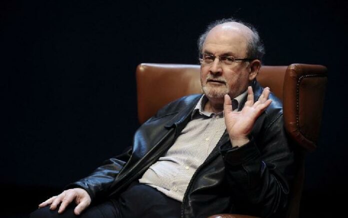 Diserang saat Mengisi Diskusi, Penulis Salman Rushdie Mengalami Tusukan di Leher dan Perut