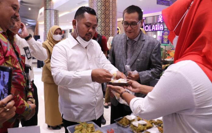 Pasar Djadoel Grissee, Hadirkan Jajanan Khas Gresik di Era Modern