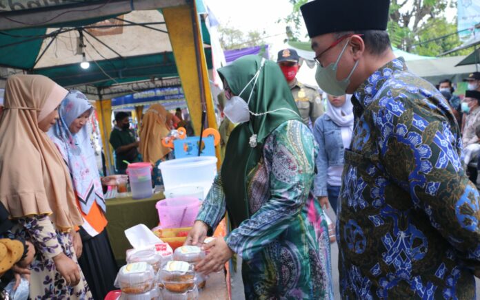 Usung Semangat Kemerdekaan, Bazar Kecamatan Dukun Gresik Bawa UMKM Naik Kelas