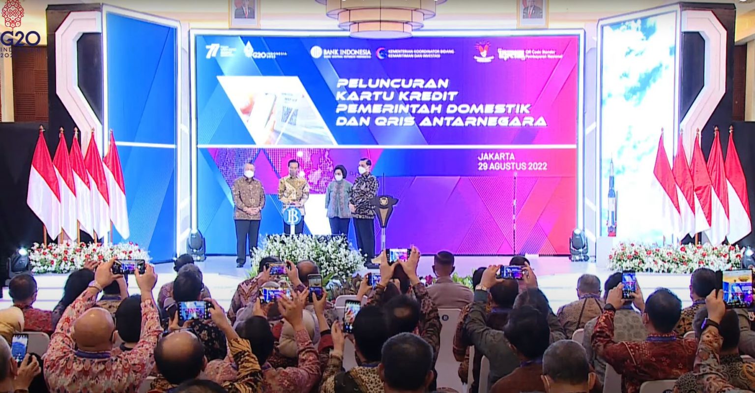 Presiden Jokowi Luncurkan Kartu Kredit Pemerintah dan QRIS Antarnegara