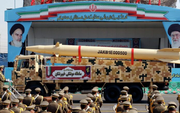 Parade Peringatan Perang Iran-Irak 1980-1988, Iran Perkenalkan Rudal Baru