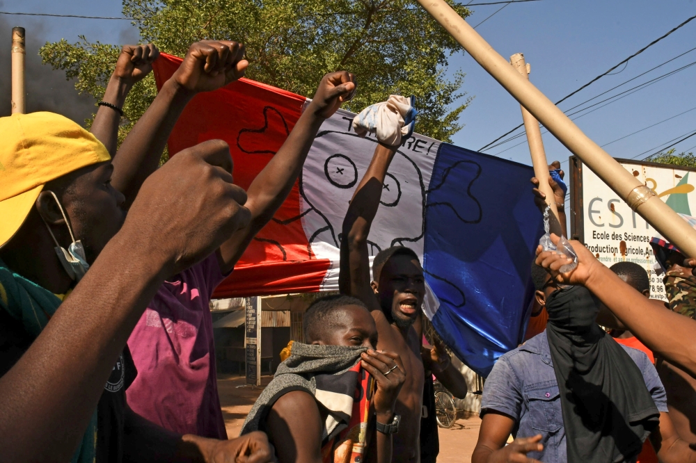 Warga Nigeria Memprotes Penempatan Pasukan Prancis di Negaranya