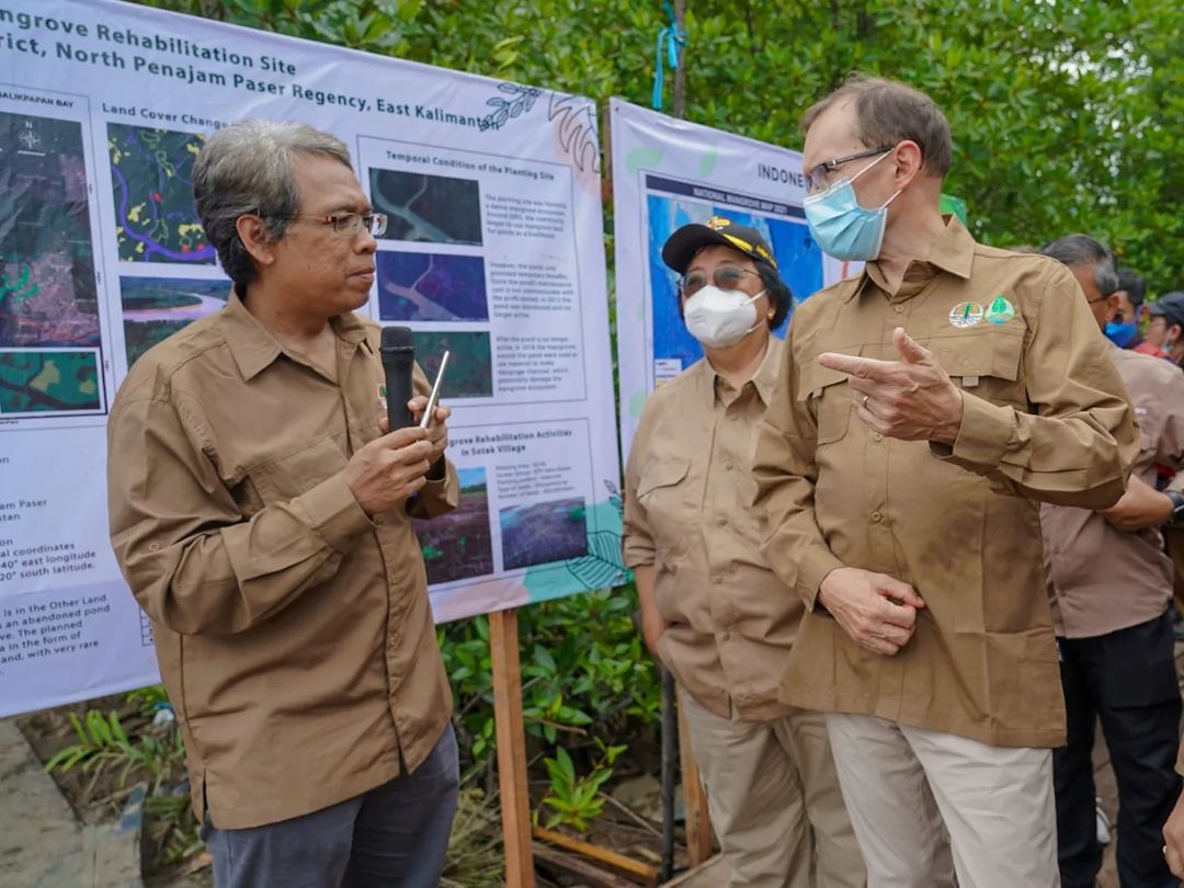 Kuatkan Kerja Sama, Menteri LHK Indonesia ajak Menteri Iklim dan LH Norwegia Tinjau Lokasi Prioritas Rehabilitasi Mangrove