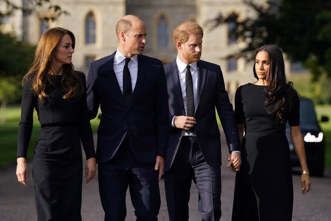 Pangeran Harry, William, Kate dan Meghan Berjalan Bersama di Kastil Windsor