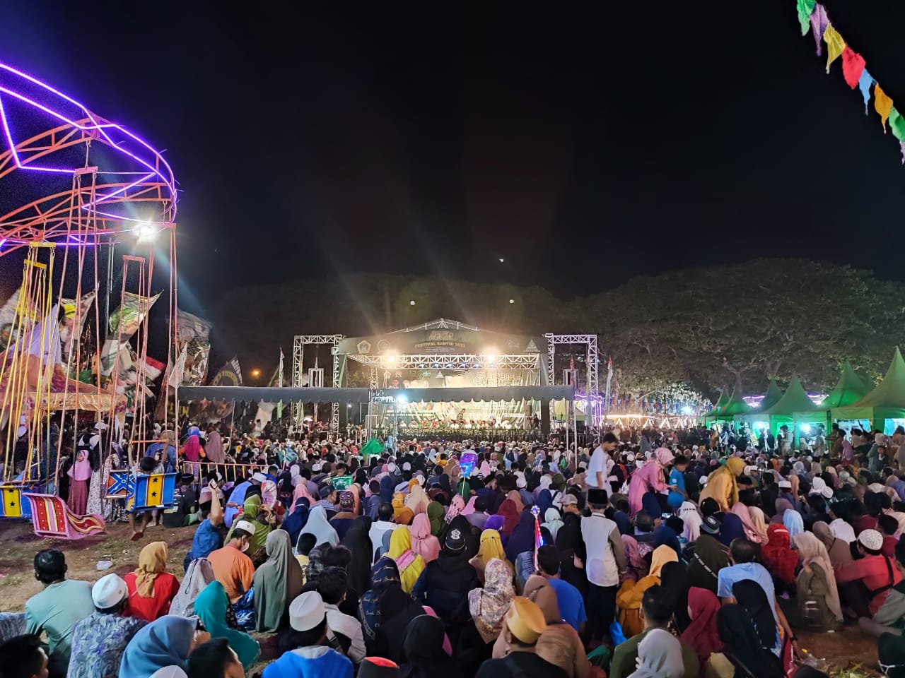 Gema Sholawat Tutup Rangkaian Pasar Rakyat dan Festival Santri GP Ansor Gresik