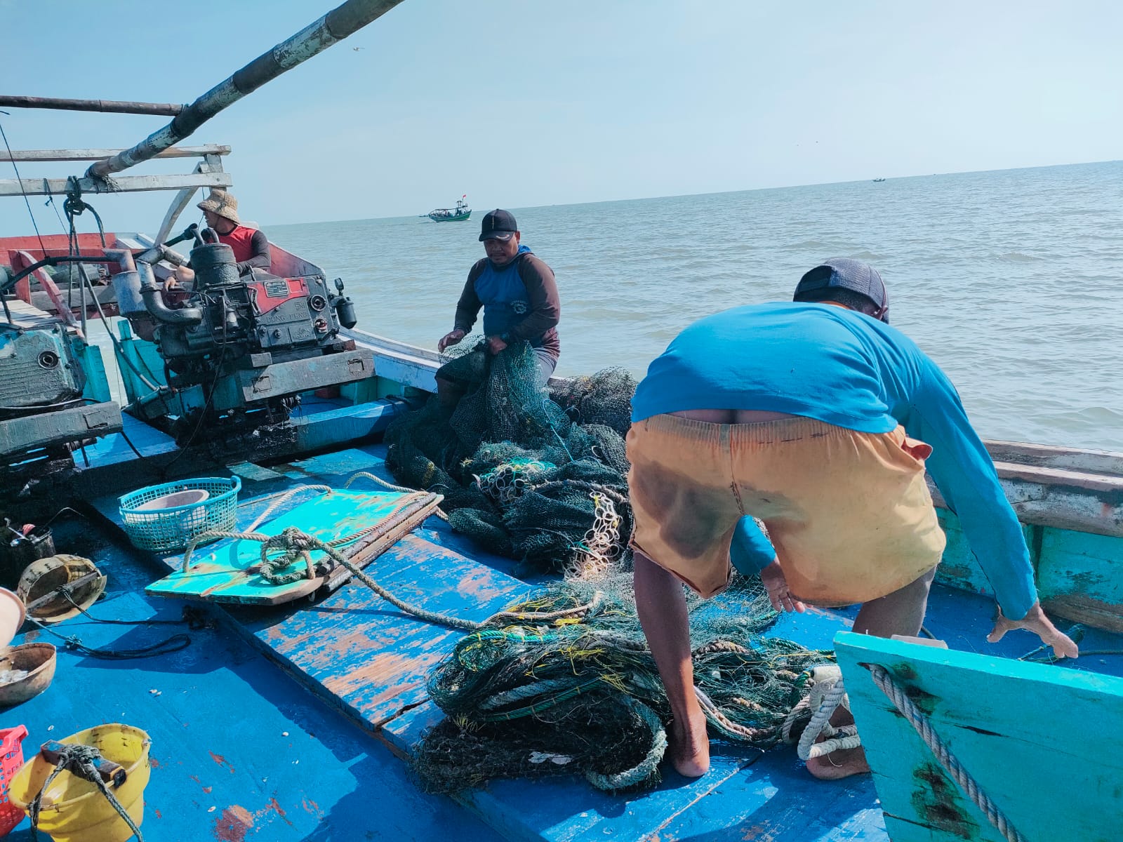 Tangkap Ikan Pakai Jaring Trawl, Empat Nelayan Diamankan Satpolairud Polres Gresik