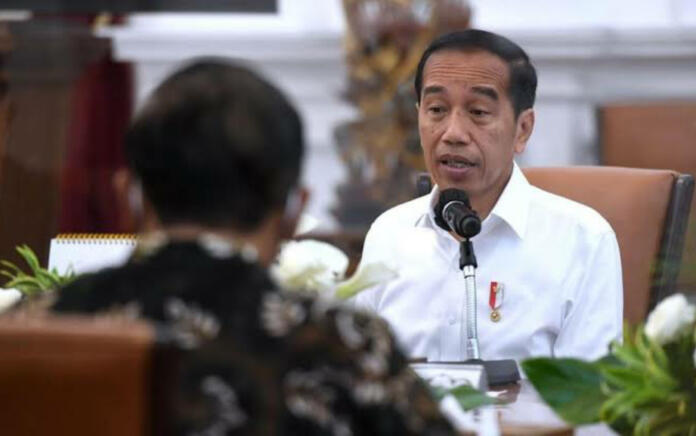 Hasil Survei: Efek Harga BBM Naik Kepuasan atas Kinerja Jokowi Anjlok 10%