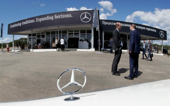 Mercedes-Benz Tarik Diri dari Pasar Rusia dan Jual Saham ke Investor Lokal