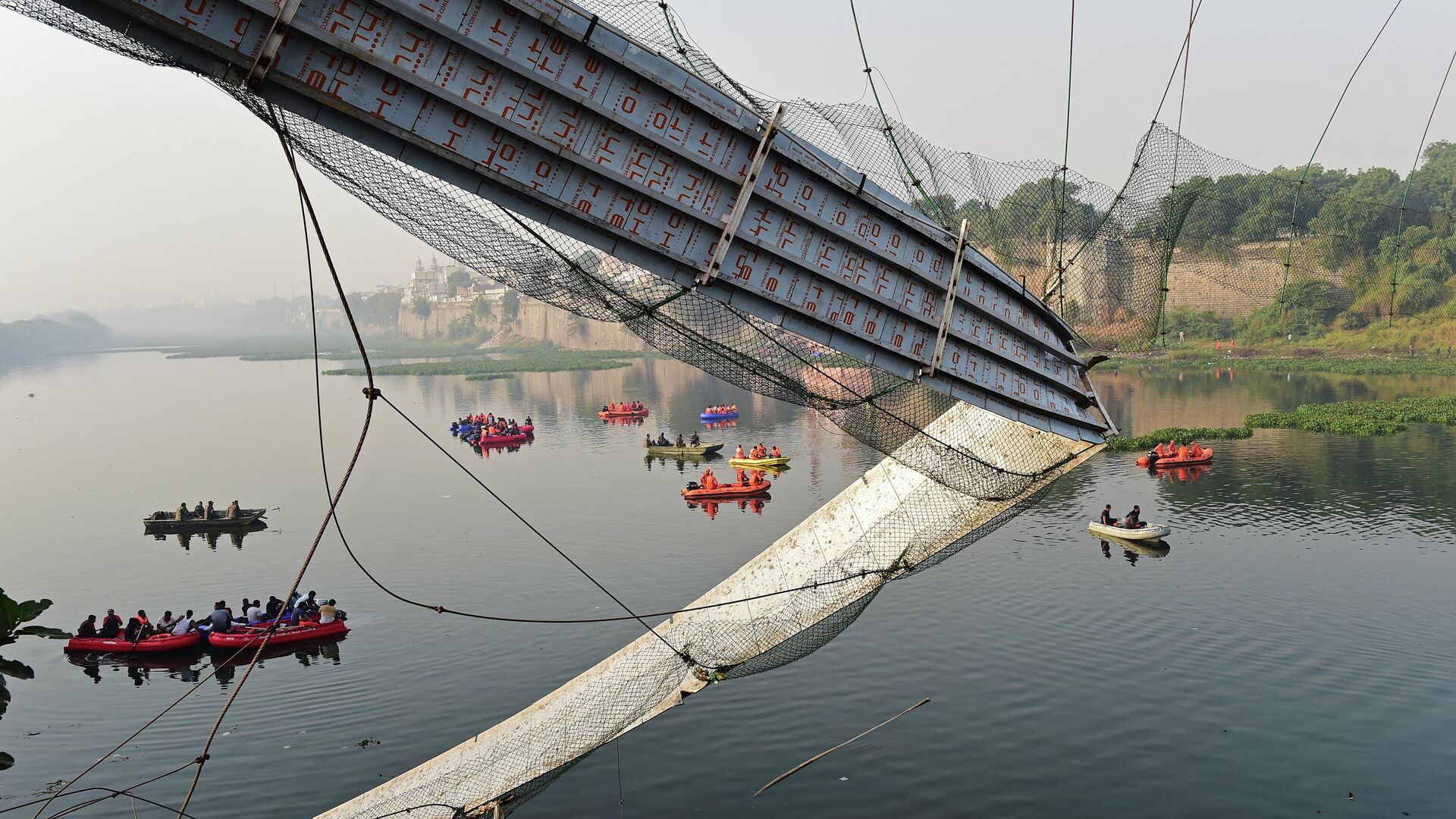 177 Orang Tewas dan 19 Lainnya Terluka dalam Insiden Runtuhnya Jembatan Kabel di Gujarat