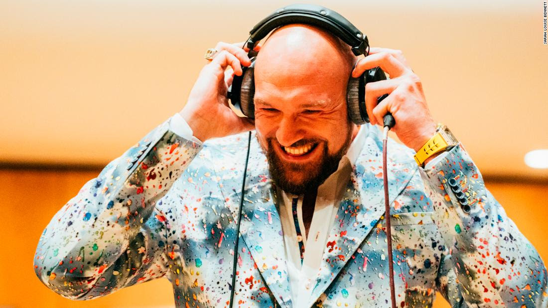 Petinju Tyson Fury Akan Merilis Remake Lagu 'Sweet Caroline' untuk Amal