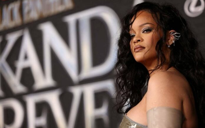 Rihanna Rilis Lagu Comeback Berjudul 'Lift Me Up' Setelah Enam Tahun