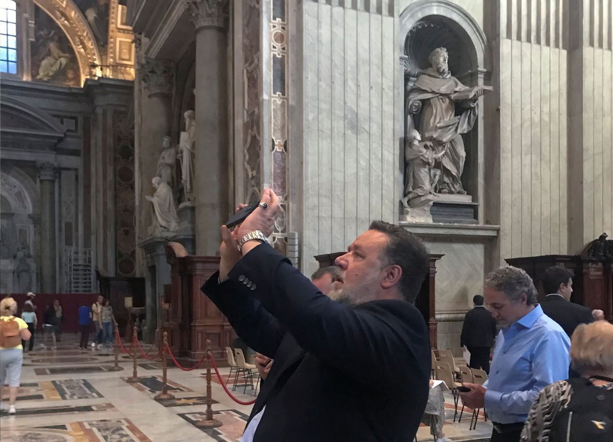 Russell Crowe Hadir di Pemutaran Film Baru di Vatikan