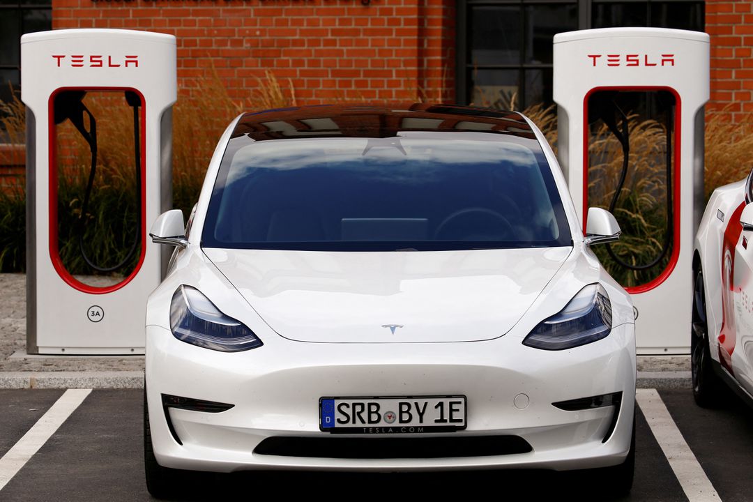 Tesla Tidak Akan Produksi Baterai Massal di Jerman Sebelum 2024