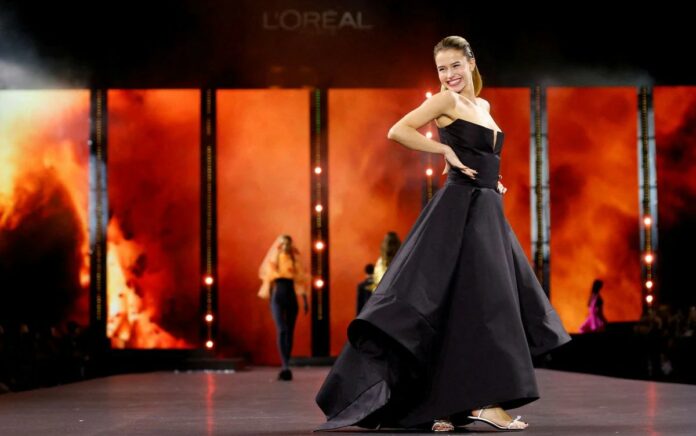 L'Oreal Paris Hadirkan Presentasi Catwalk Meriah di Fashion Week